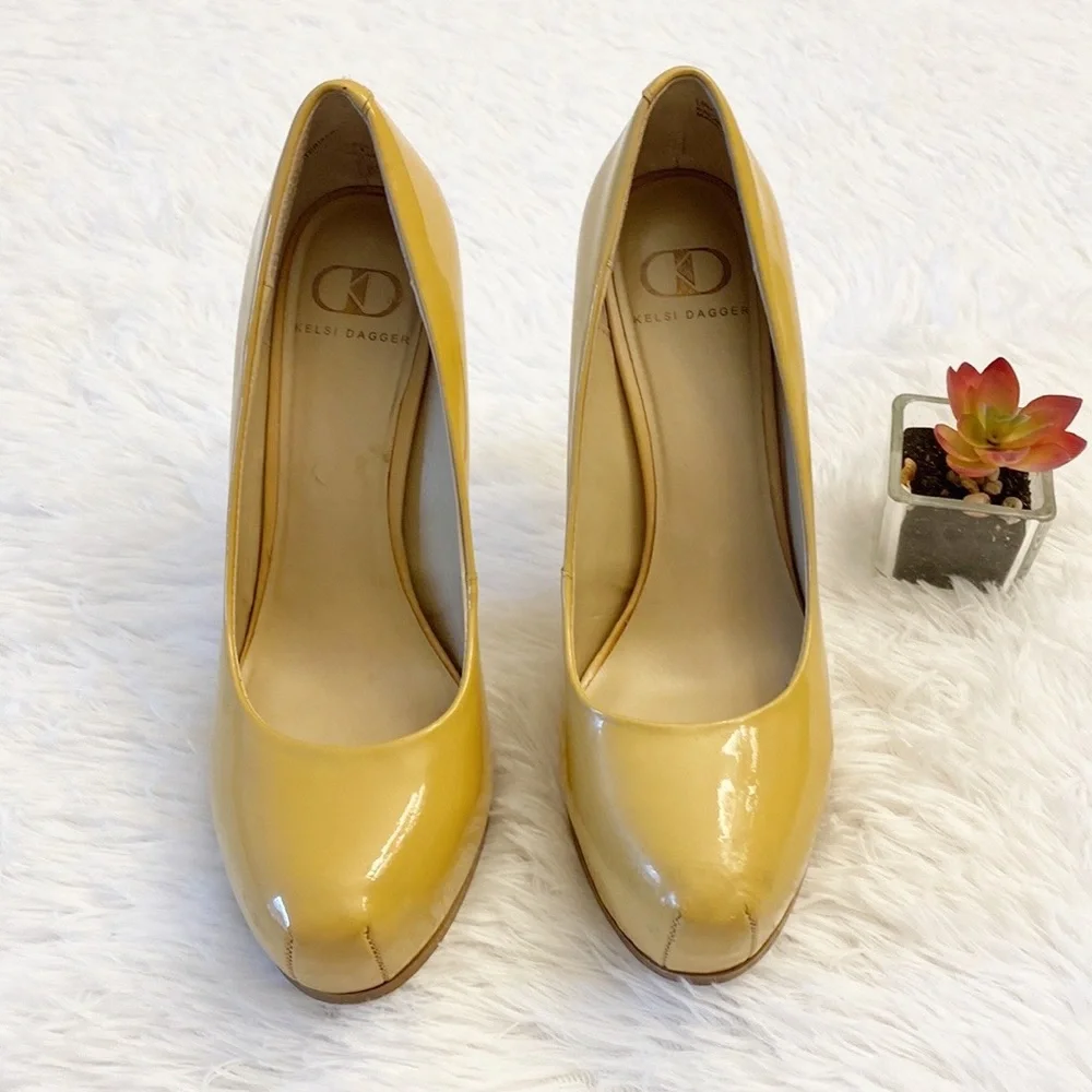 ANTHROPOLOGIE | Kelsi Dagger Tan Patent Leather Platform Heels women size 8